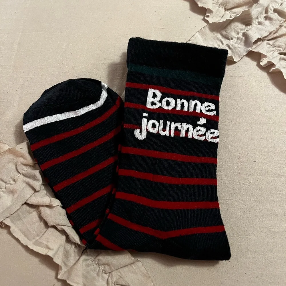 Bonne Journee/Women’s Navy and Red Striped Socks, OS